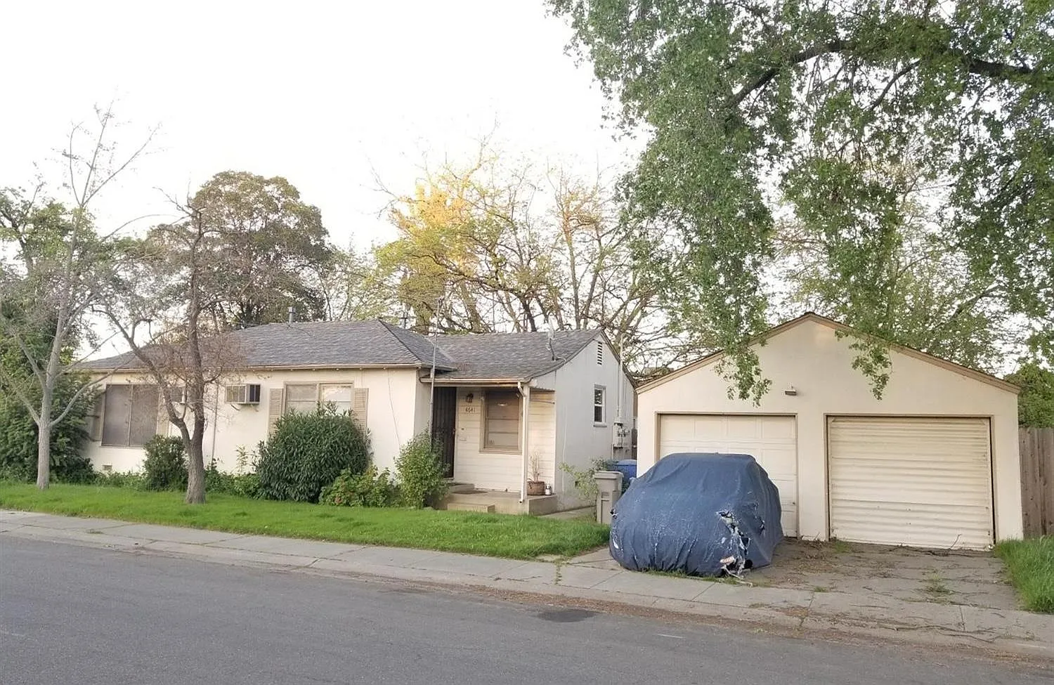 4631 Attawa Ave photo 1