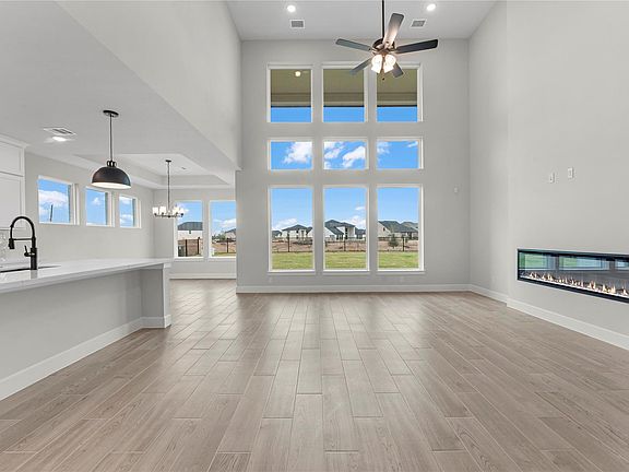 3rd image of 414 Sunlight Rise Rd