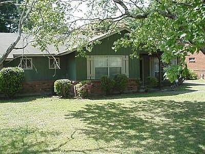 4th image of 733 Dubuque Dr