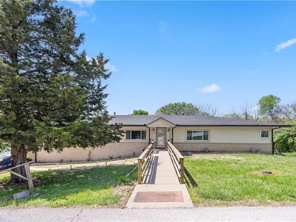 140 N 61st Ter, Kansas City, KS 66102