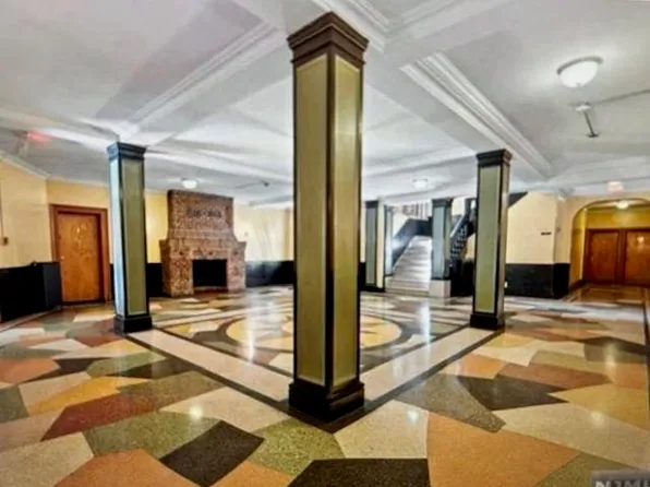 7435 Blvd East image 14 of 15