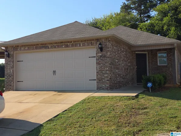 12360 Waterbury Dr, Moundville, AL 35474