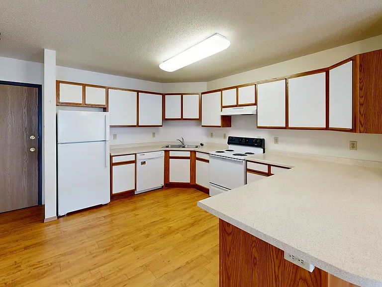 Archway Apartments — Photo 1