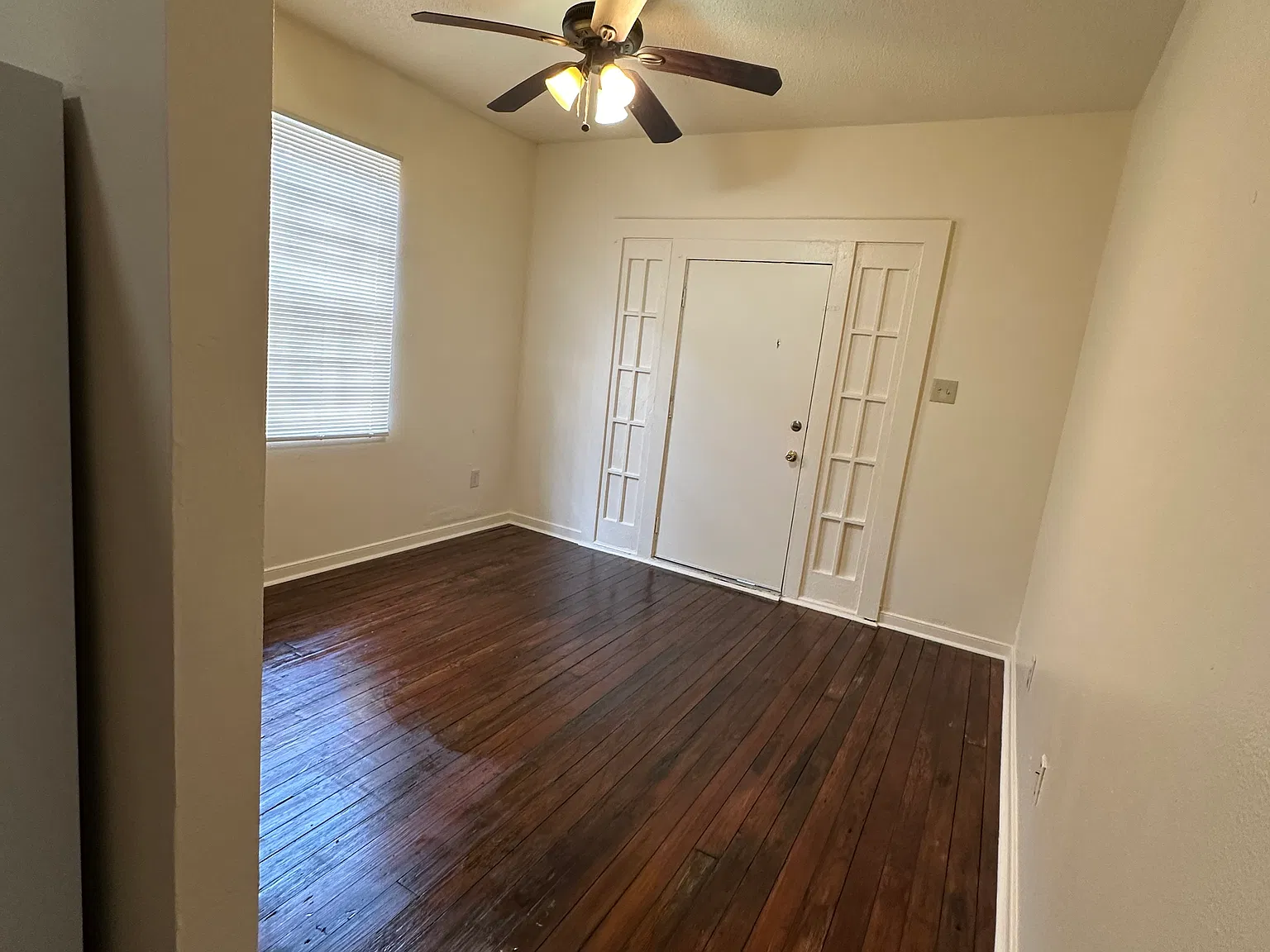 2514 Saint Anthony St — Photo 2