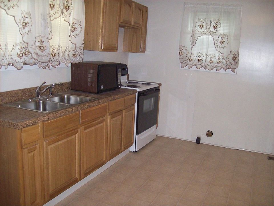 2nd image of 2109 Wythe St