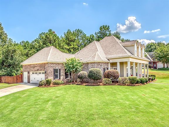 4th image of 601 Keeneland Way