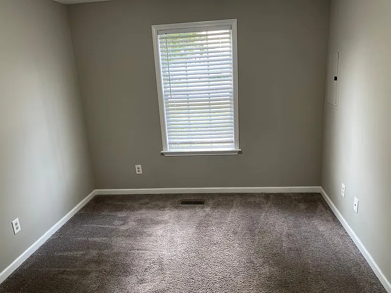 1604 Baucom Dr — Photo 13