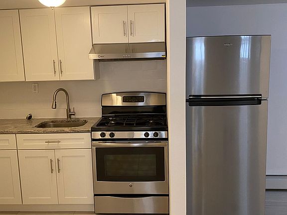 5th image of 2311 E 23rd St