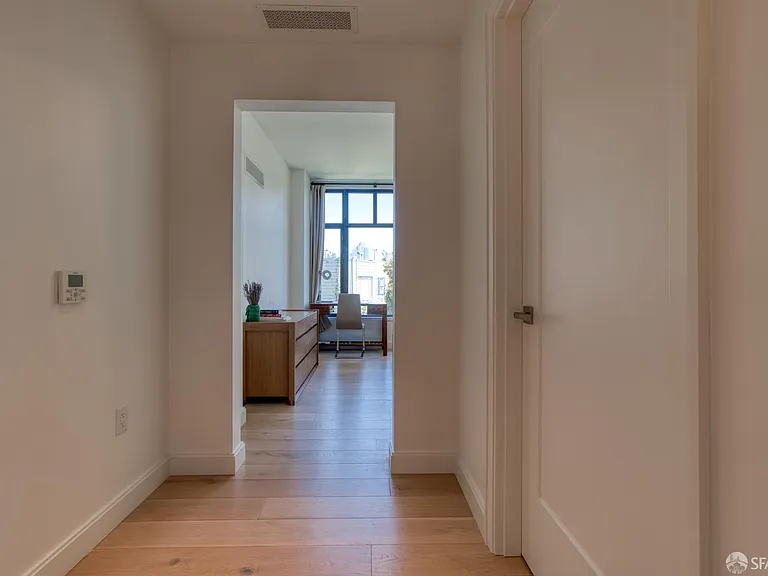 875 California St #403 — Photo 47