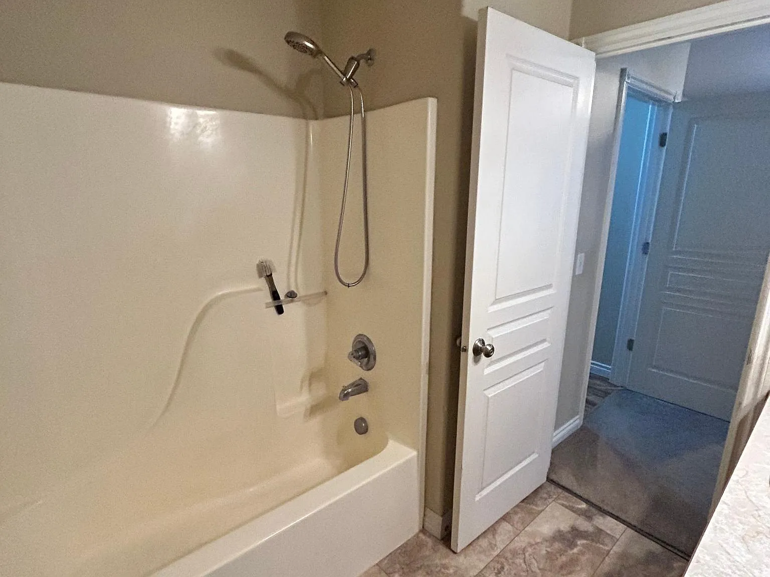 2935 Suncatcher Ct — Photo 3