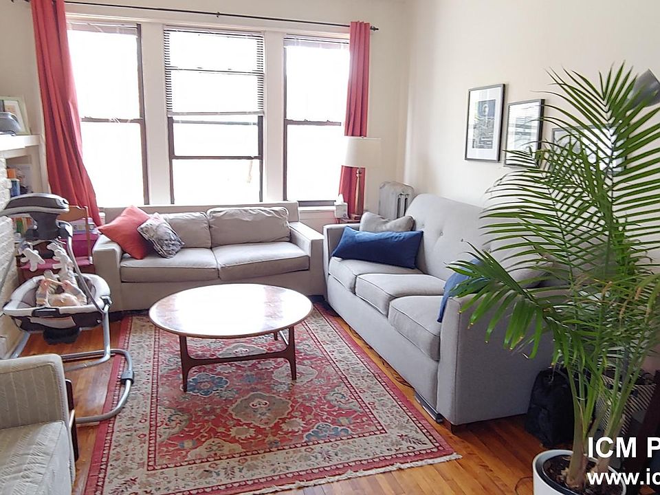1st image of 4939 N Oakley Ave Floor 2