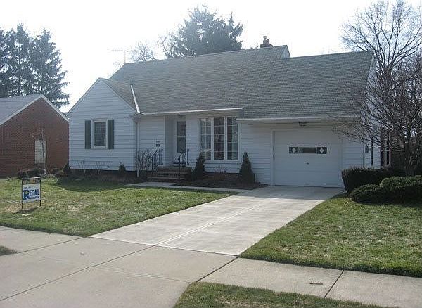 1st image of 5992 Chestnut Hills Dr