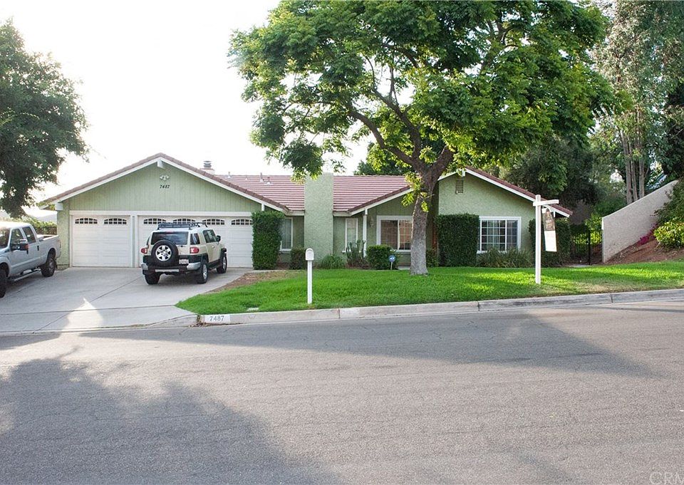 1st image of 7487 Lippizan Dr