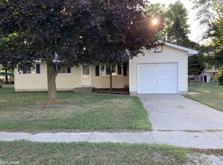 15 S Black River Rd, Croswell, MI 48422