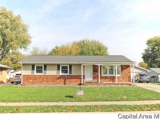 32 Scarlet Ln, Springfield, IL 62704