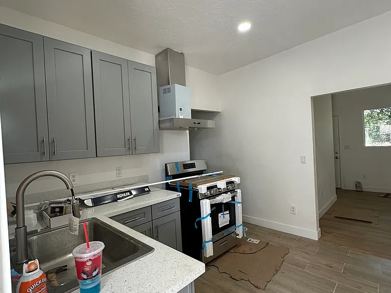 1222 W Shorb St #1 — Photo 4