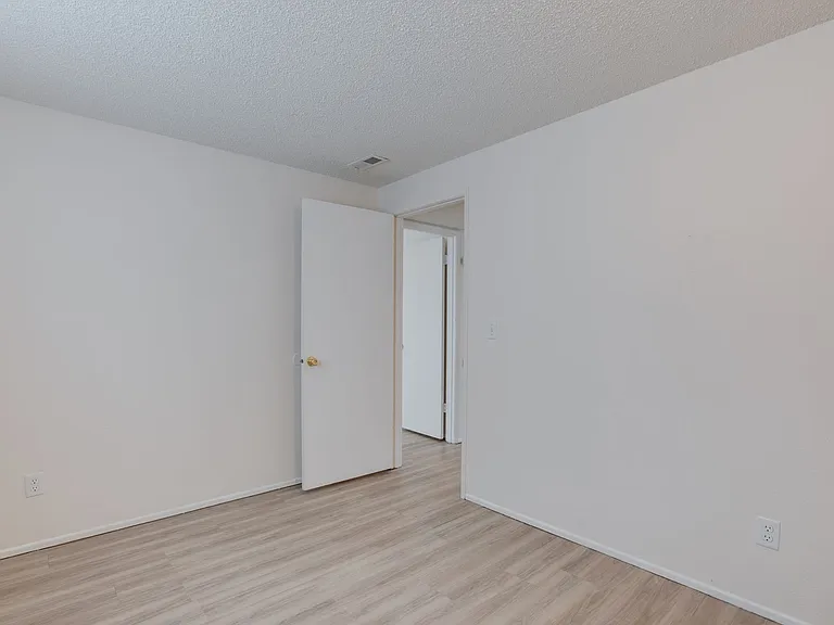 VILLAGE VICTORIAN APARTMENTS - YOUR HOME IS HERE! - UP TO 4 WEEKS FREE! — Photo 15