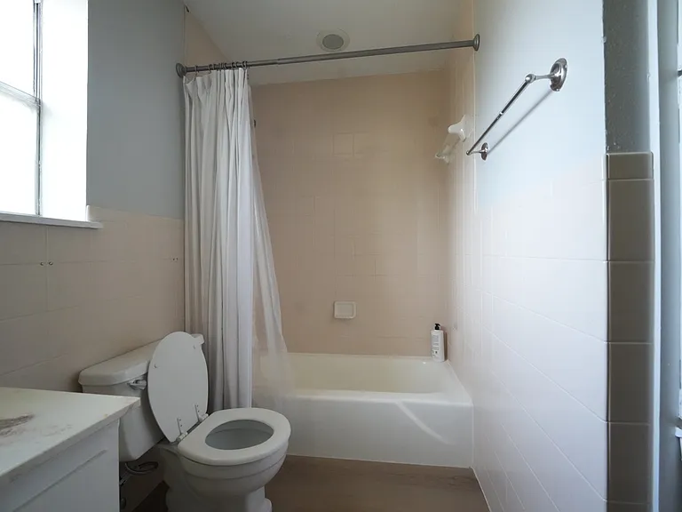 3828 W 7th St #1 — Photo 9