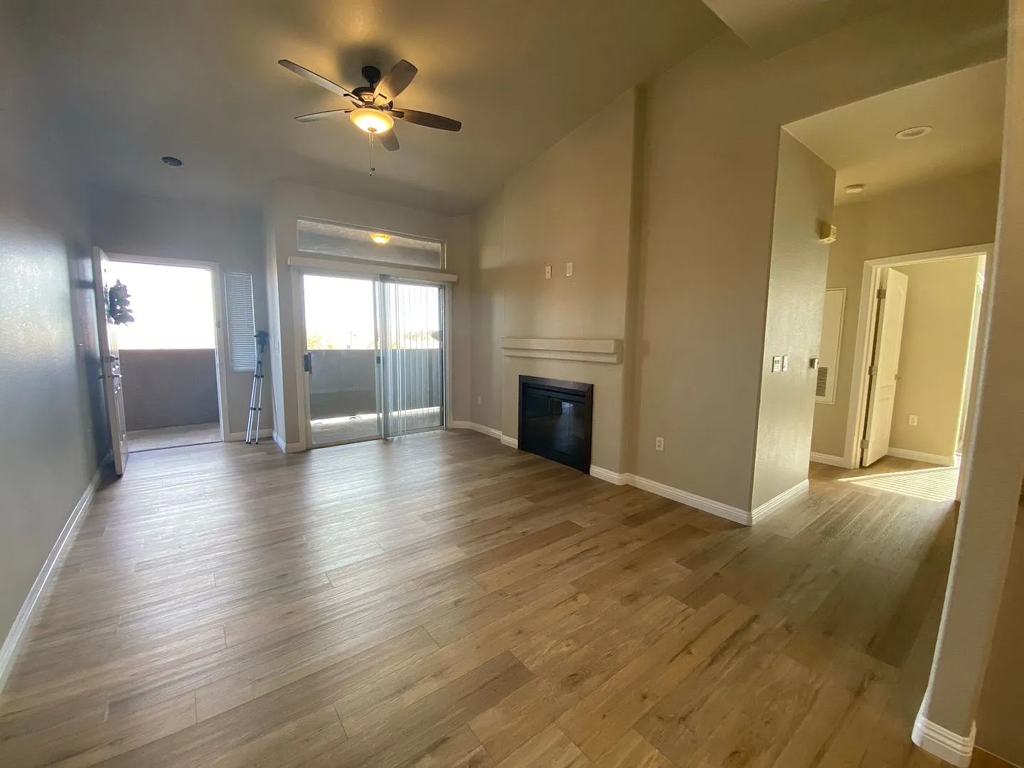 Modern Condo in Gated Community! — Photo 2