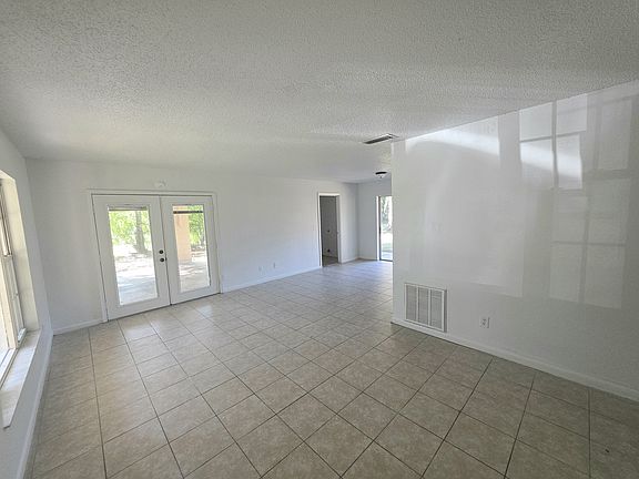 2nd image of 2213 NE 36th Pl