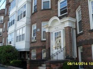 35 Oconnor Ave APT 2R, Holyoke, MA 01040