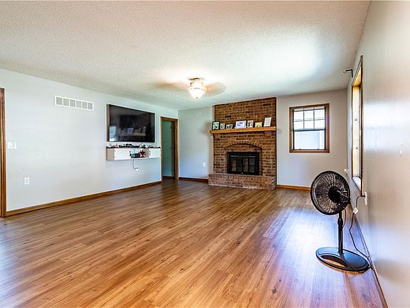 2nd image of 506 Swallow St