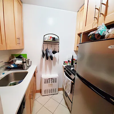 Rented by Green Home NY Realty LLC | media 9