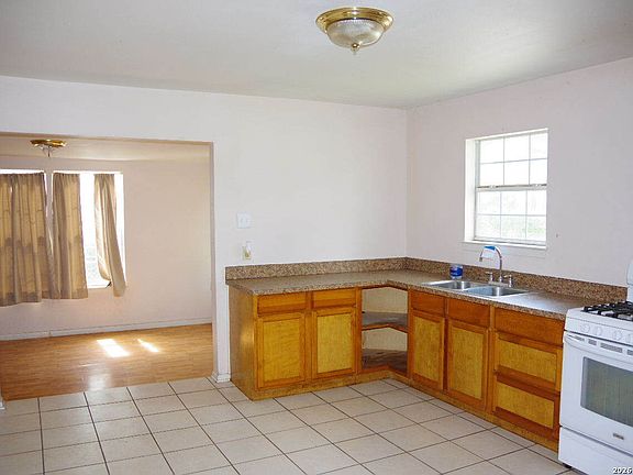 4th image of 546 RICE RD