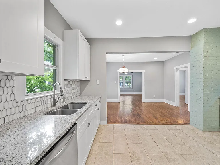 206 W High Ave — Photo 12