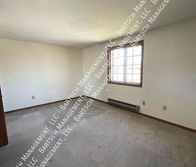 W182S8443 Racine Ave — Photo 3