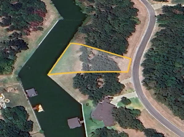 440 Waters Edge Dr, Corsicana, TX 75109