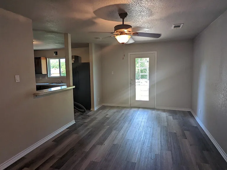 1203 Kathey Dr — Photo 4