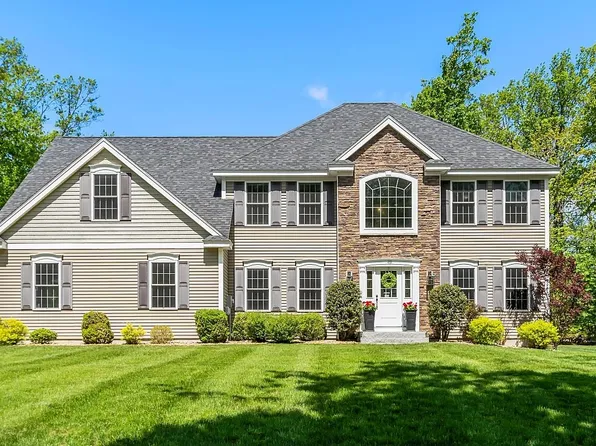 49 London Bridge Road, Windham, NH 03087