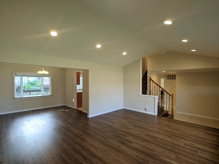 1032 Cassia Way — Photo 5