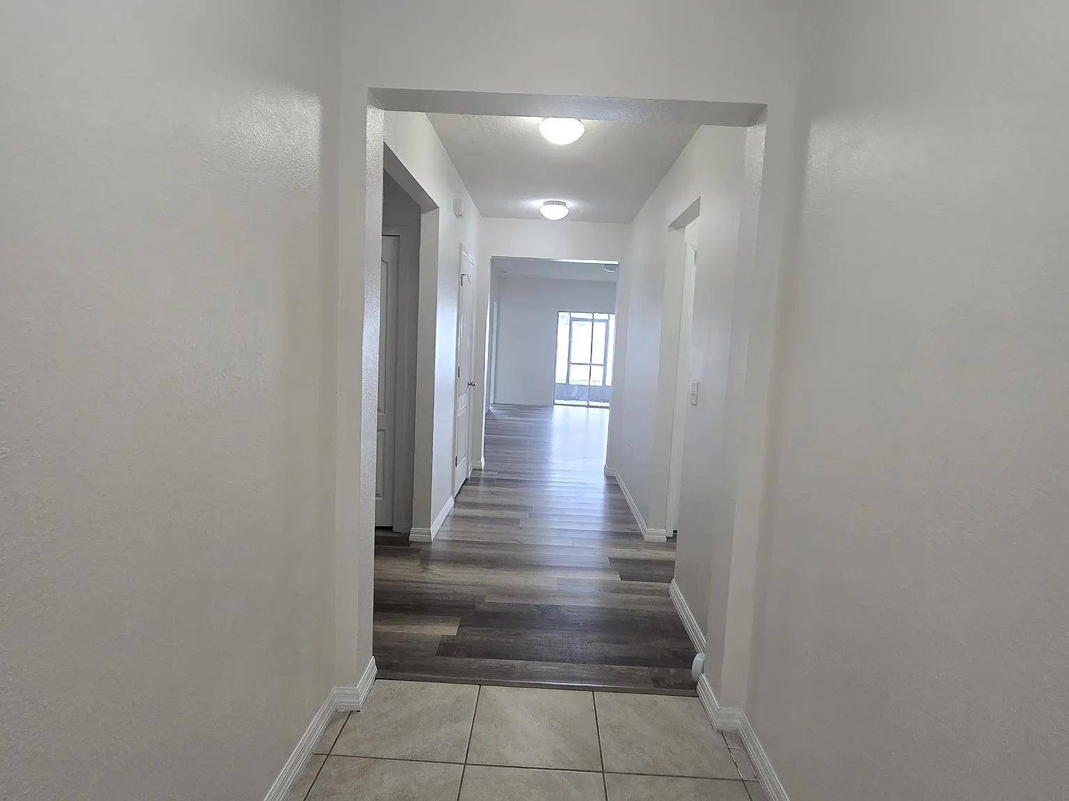 226 Oleander St — Photo 4