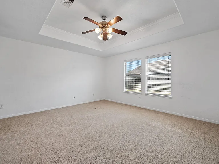 4614 Oak St — Photo 16