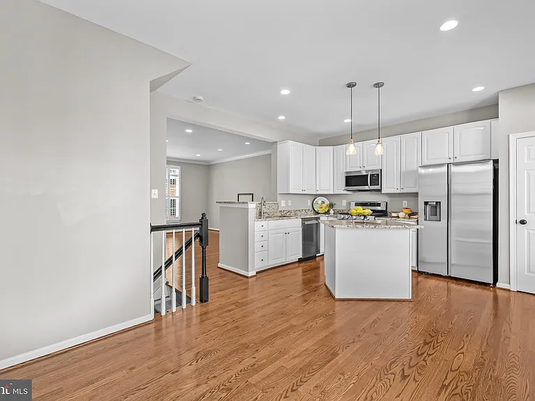 5011 Waple Ln — Photo 28