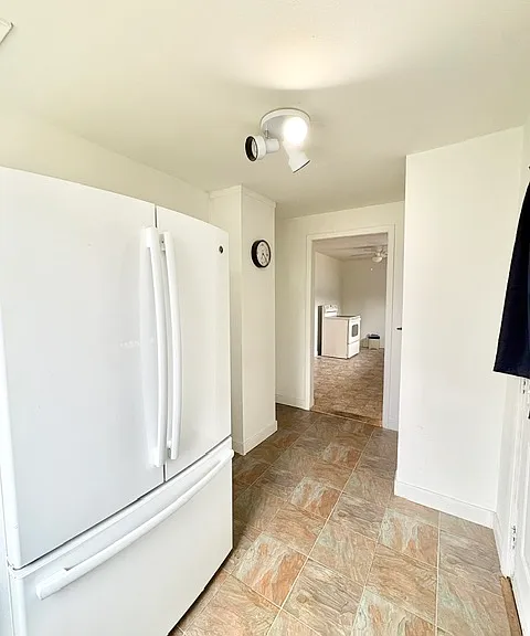3012 Hollywood Ave NE — Photo 9