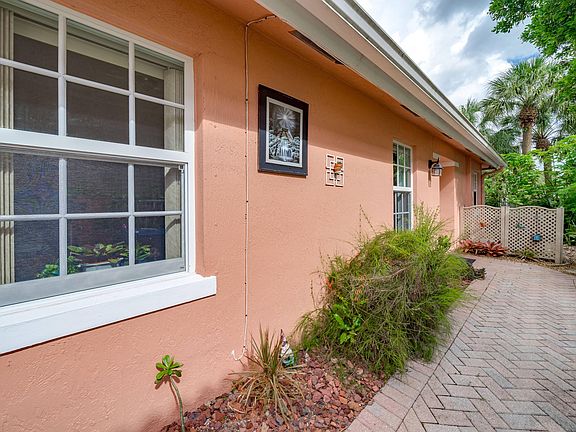 5th image of 9133 NW 40th St