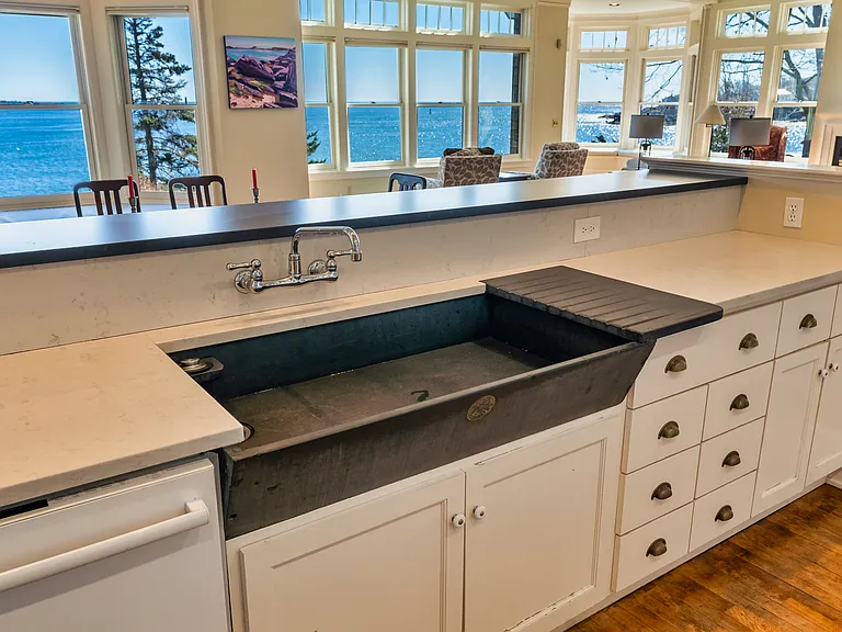 876 Shore Rd — Photo 15