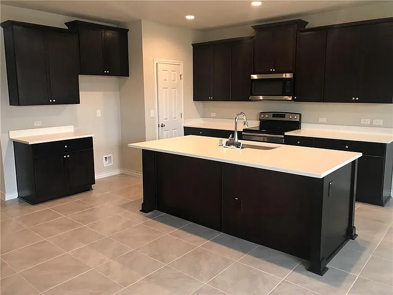 1352 Eagle Ridge Trl — Photo 6