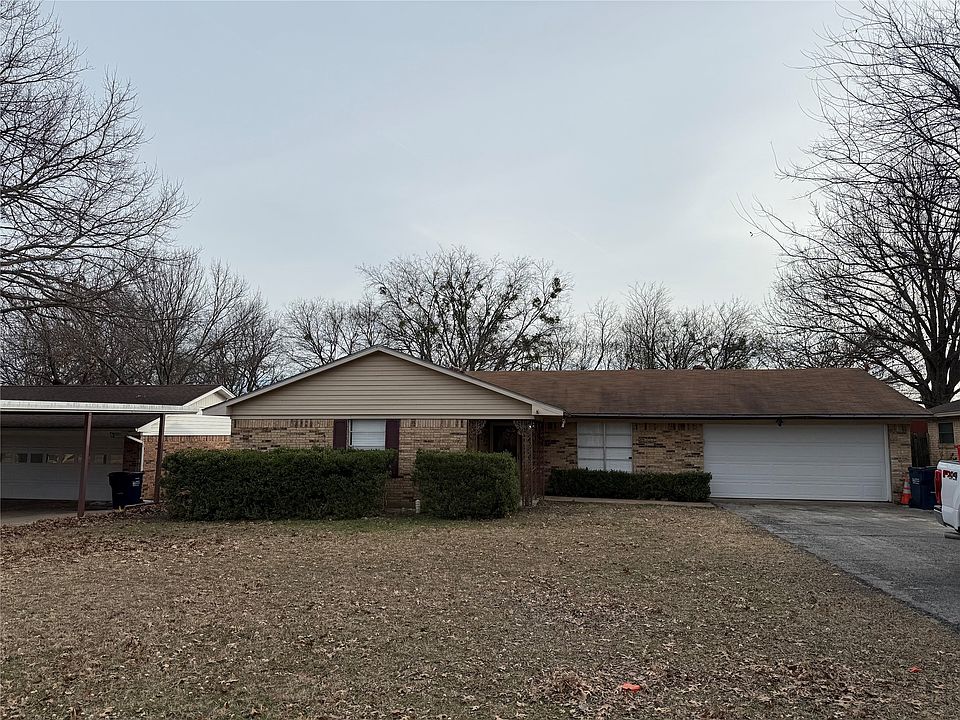 1st image of 415 W Highland Dr