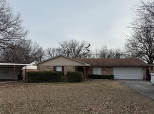 415 W Highland Dr, Whitewright, TX 75491