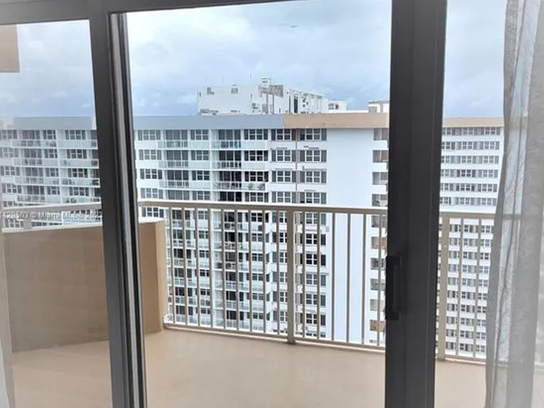 1980 S Ocean Dr #17 — Photo 9