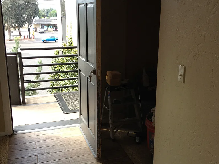 B St — Photo 8