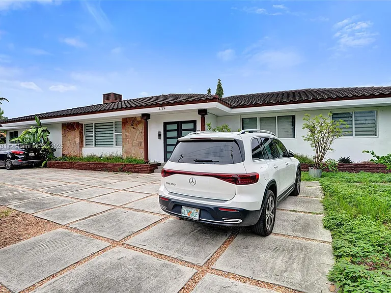 3784 Sheridan Ave — Photo 31