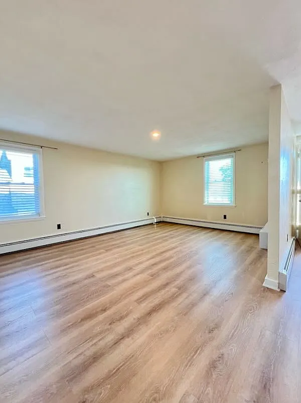 Building Photo - 22 Aldersey St #2