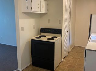 9331 La Grange Rd APT 4, Louisville, KY 40242