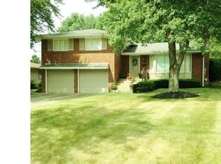 2622 Algonquin Dr, Poland, OH 44514