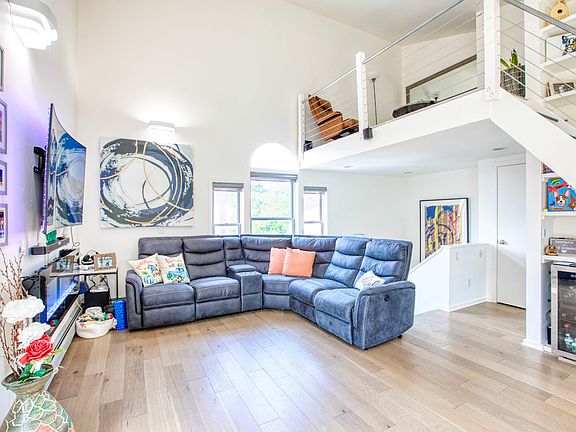 3rd image of 32 Pine St #27